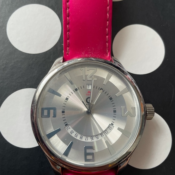 Women’s Guess Watch - Picture 2 of 6